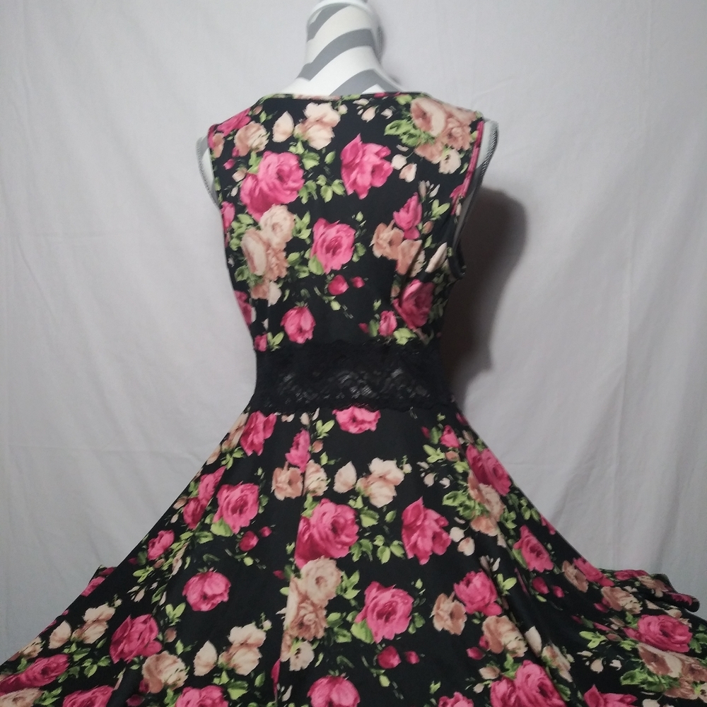 Dress - Picture 2 of 2